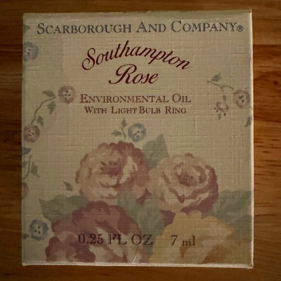 NIB Scarborough and Company Southampton Rose Environmental Oil & Light Bulb Ring - Picture 1 of 8